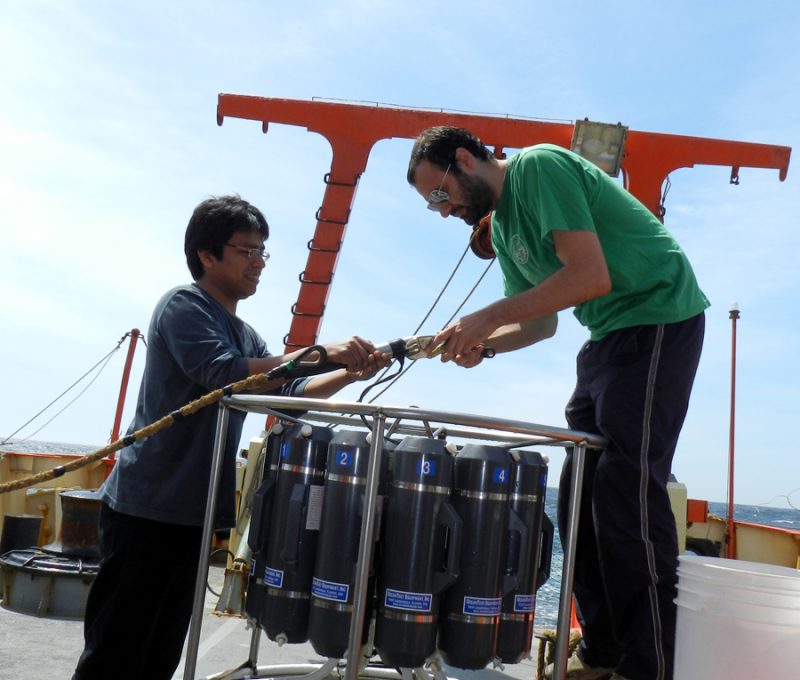 Campaña Oceanográfica Buque Puerto Deseado Octubre 2013 – IV. Fuente: Alberto Piola.