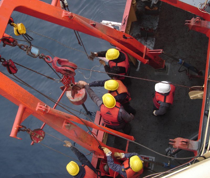 Sistema de <em>coring</em> y maniobra de extracción de testigo. B.O. Pto. Deseado. (Roberto Violante)